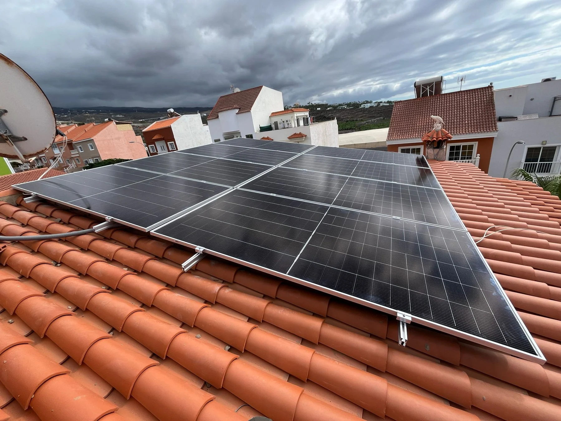 Sobre teja · Instalación Solarclic